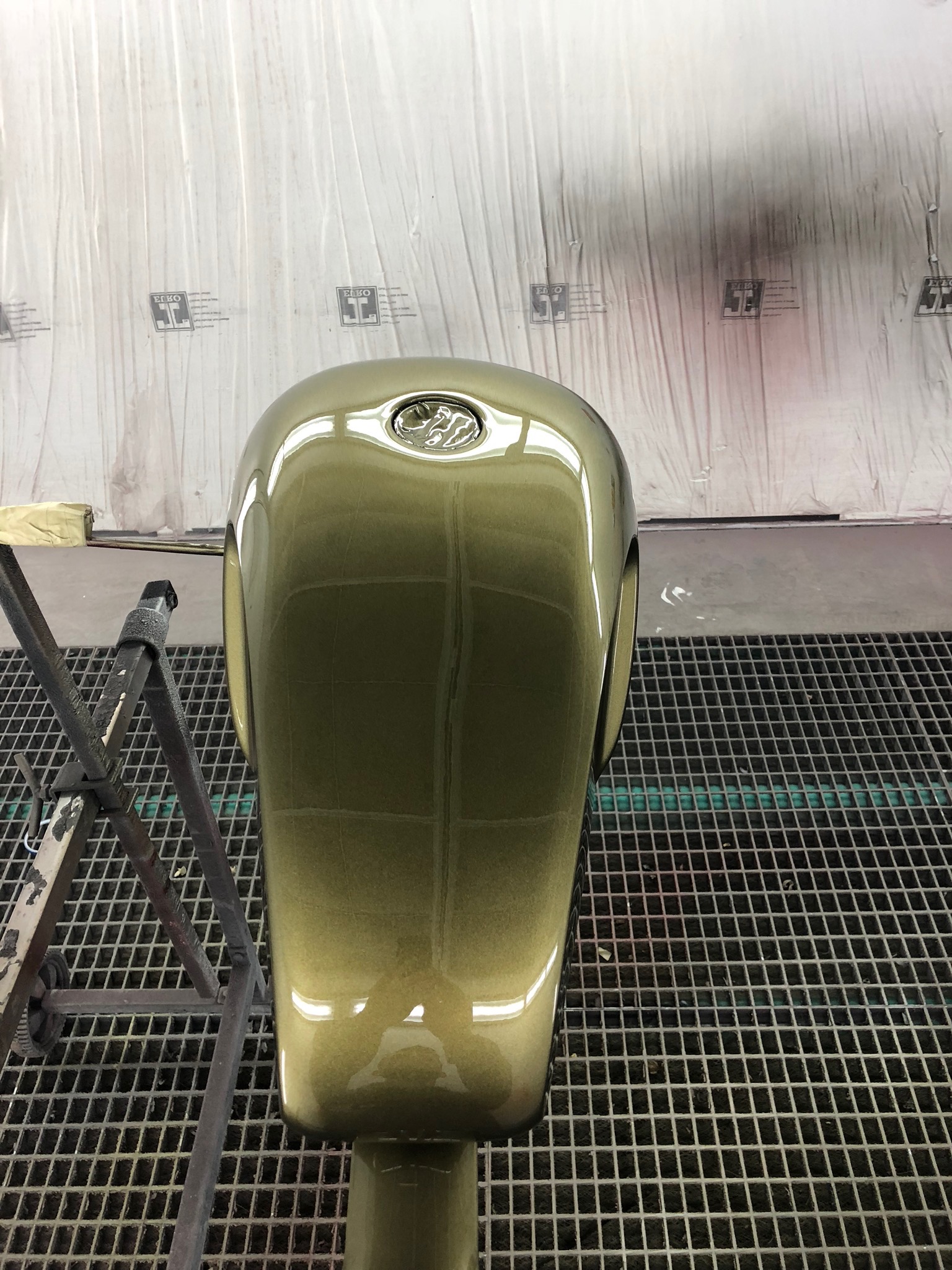 Peinture r&eacute;servoir moto Wittelsheim